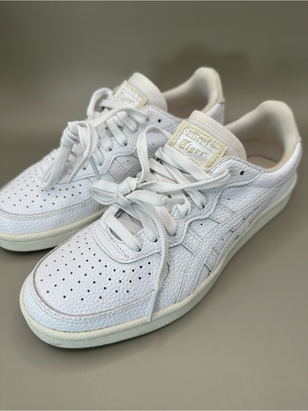 ASICS Onitsuka Tiger GSM Training Shoes in Size Men’s 6.5 / Women’s 8.5